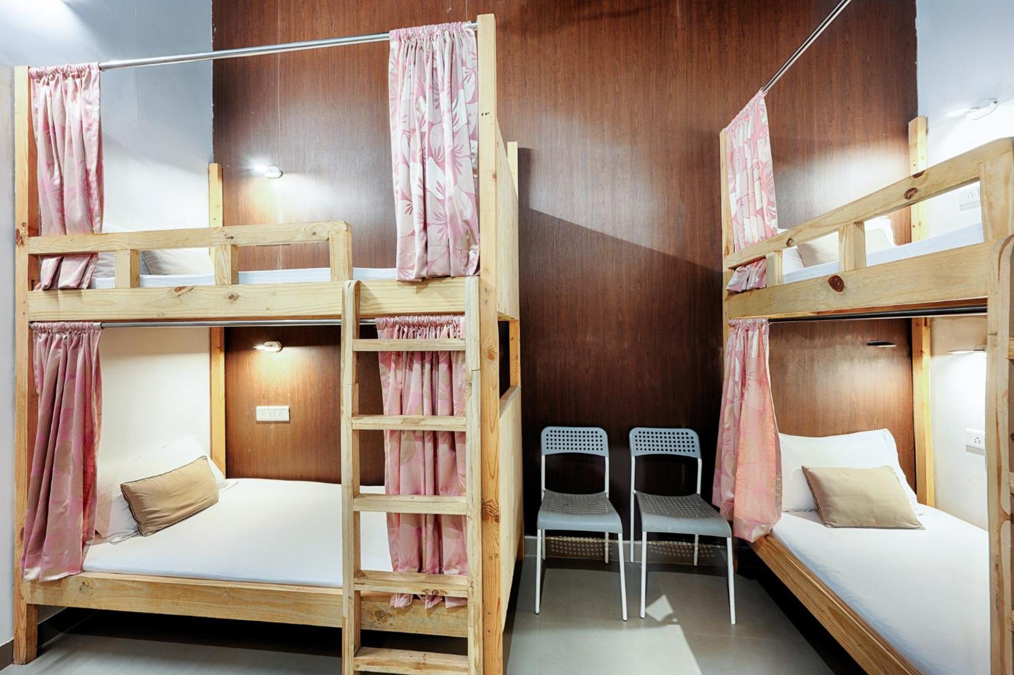 International Travellers' Hostel By Ith Stays Варанаси Стая снимка